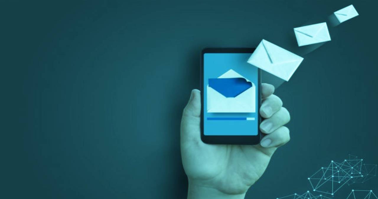 Mass marketing_ the advantages of sending SMS in the Contact Center